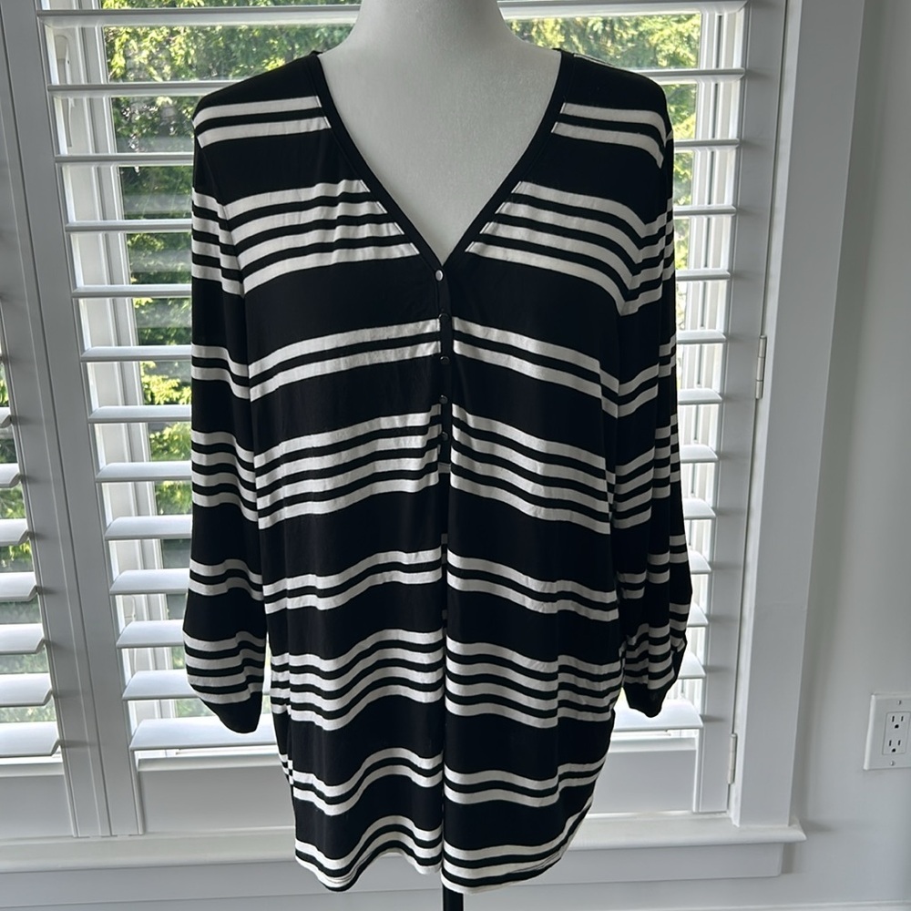 REITMANS Women’s Long Sleeve Black & White Stripe Casual Top, V-Neck Pullover